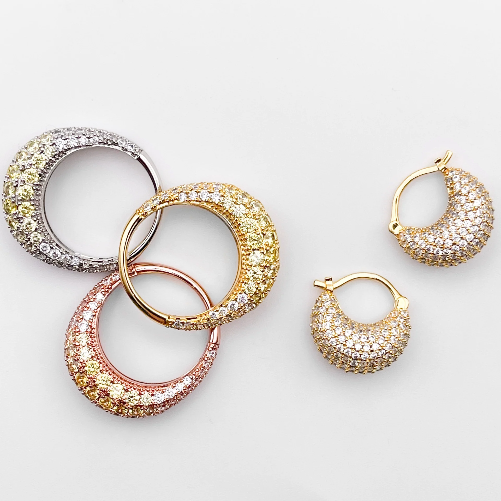 Womens Huggy Hoops 2 3