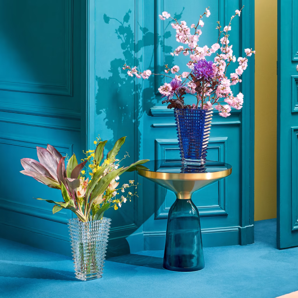 Baccarat Eye Vase Rectangular xic editorial