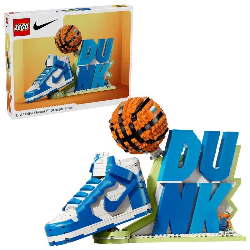 LEGO Nike Dunk Building Set 43008 Collectible Trainer xiceditorial