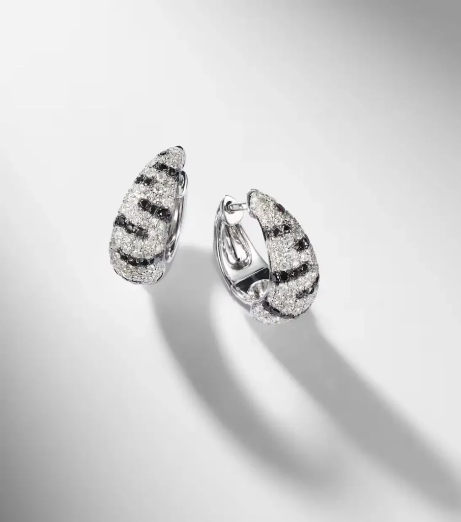 Yvonne Léon Zèbre 18kt white gold hoop earrings with diamonds xiceditorial