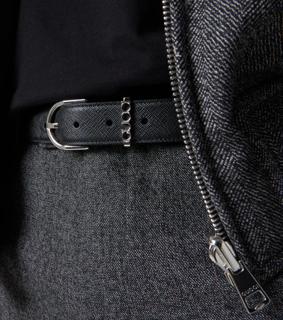 Gucci Gucci Script Leather Belt xiceditorial