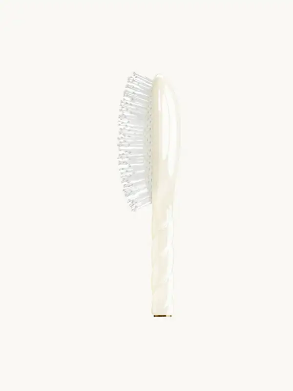 La Bonne Brosse N.04 The Miracle Detangling Scalp Brush xiceditorial