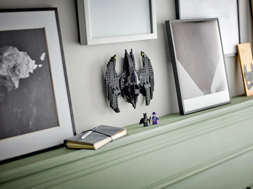 LEGO® DC Batwing Batman™ vs. The Joker™